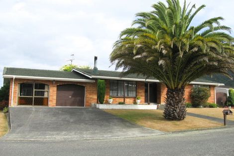 Photo of property in 1 Toledo Grove, Totara Park, Upper Hutt, 5018