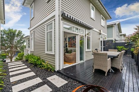 Photo of property in 15 Landmark Terrace, Orewa, 0931