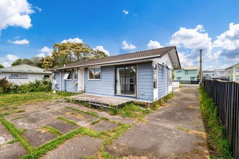 Photo of property in 31 Border Road, Henderson, Auckland, 0612