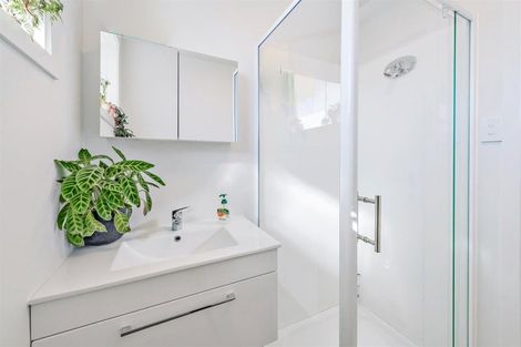 Photo of property in 1/172 Bowhill Road, New Brighton, Christchurch, 8083