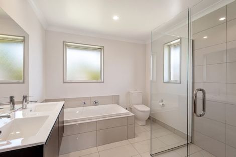 Photo of property in 2 Binyon Place, Rolleston, 7614