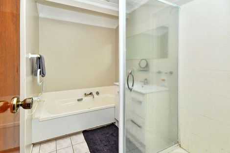 Photo of property in 11 Idesia Place, Totara Heights, Auckland, 2105