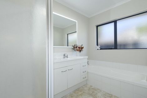 Photo of property in 23 Bodiam Place, Bethlehem, Tauranga, 3110