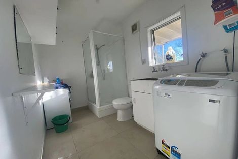 Photo of property in 11 Idyll Place, Northcross, Auckland, 0632
