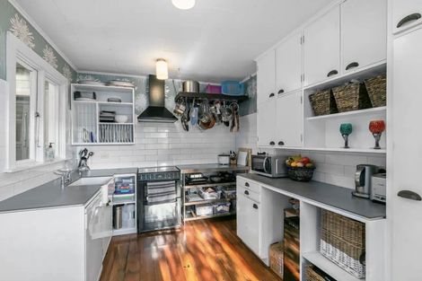 Photo of property in 24 Woodvale Grove, Fairfield, Lower Hutt, 5011