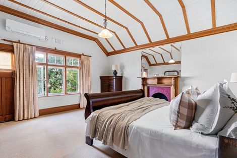 Photo of property in 16 Hukarere Road, Bluff Hill, Napier, 4110