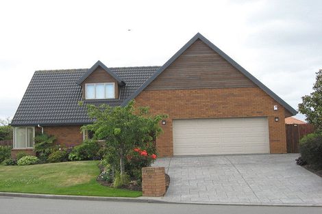 Photo of property in 6 Courtfield Close, Parklands, Christchurch, 8083