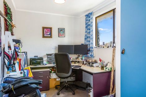 Photo of property in 34 Sievers Grove, Cannons Creek, Porirua, 5024