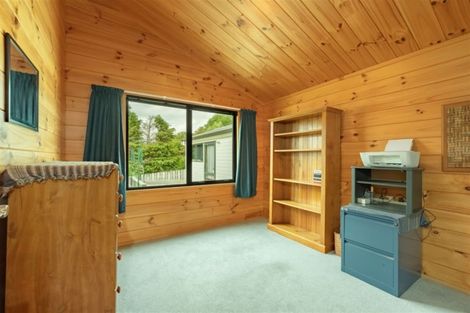 Photo of property in 27 Wisteria Grove, Maungaraki, Lower Hutt, 5010