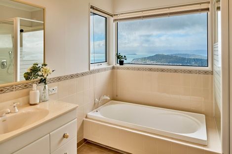 Photo of property in 79 Ashton Fitchett Drive, Brooklyn, Wellington, 6021