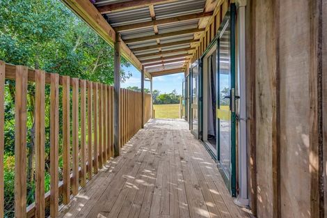 Photo of property in 60 Cobham Crescent, Kelston, Auckland, 0602