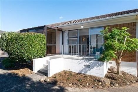 Photo of property in 2/7 Napoleon Avenue, Milford, Auckland, 0620