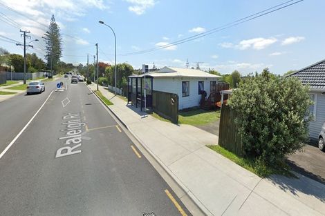 Photo of property in 1/1 Raleigh Road, Northcote, Auckland, 0627