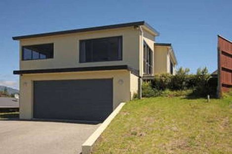 Photo of property in 8 Harry Shaw Way, Raumati South, Paraparaumu, 5032