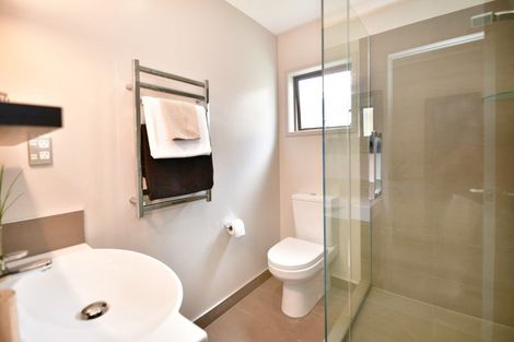 Photo of property in 18 Melandra Road, Stanmore Bay, Whangaparaoa, 0932