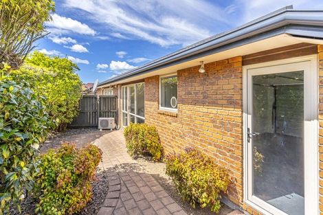 Photo of property in 17c Division Street, Riccarton, Christchurch, 8041
