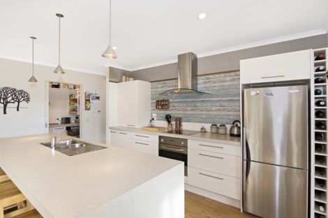 Photo of property in 38 Hollybush Drive, Brightwater, 7022