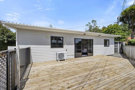 Photo of property in 65 Seaview Road, Marfell, New Plymouth, 4310
