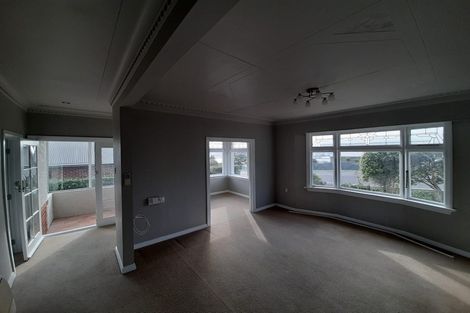 Photo of property in 118 Larnach Road, Vauxhall, Dunedin, 9013