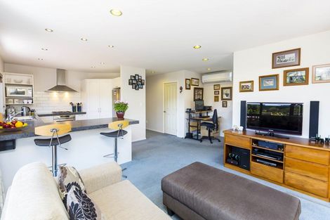 Photo of property in 27 Mcewen Crescent, Riverstone Terraces, Upper Hutt, 5018