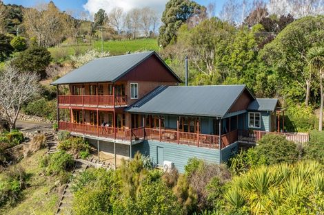 Photo of property in 38 Tizzards Road, Robinsons Bay, Akaroa, 7581