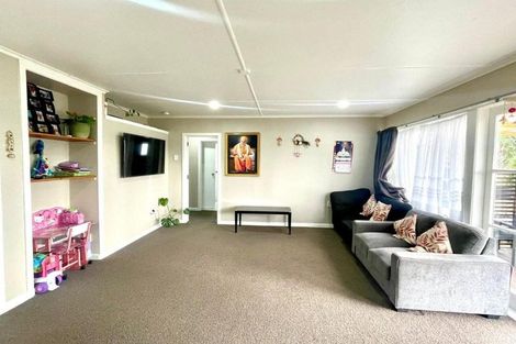 Photo of property in 1/77 Woodglen Road, Glen Eden, Auckland, 0602
