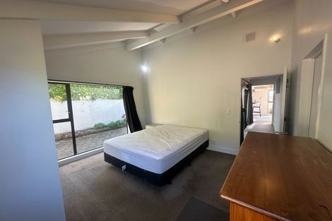 Photo of property in 92 Wynyard Crescent, Fernhill, Queenstown, 9300