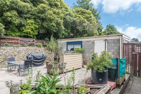 Photo of property in 12 Brazier Grove, Paraparaumu, 5032