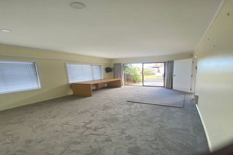 Photo of property in 11 Robin Lane, Browns Bay, Auckland, 0630
