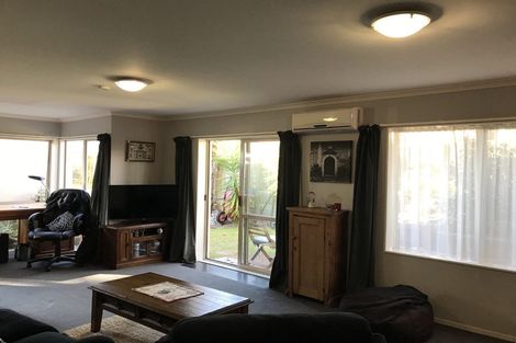 Photo of property in 2/28 Third Avenue, Tauranga, 3110