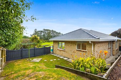 Photo of property in 1 Fleetwood Drive, Henderson, Auckland, 0612