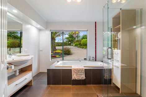 Photo of property in 46 Broadwood Rise, Kumeu, 0892