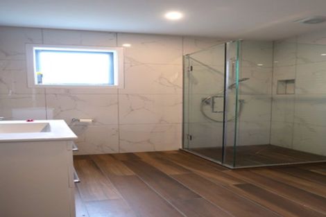 Photo of property in 11 Cromwell Point, Newlands, Wellington, 6037