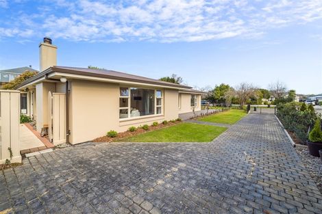Photo of property in 6 Burrows Place, Ilam, Christchurch, 8041