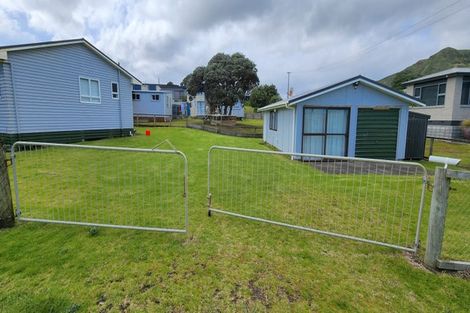 Photo of property in 1 Point Road, Mokau, 4376