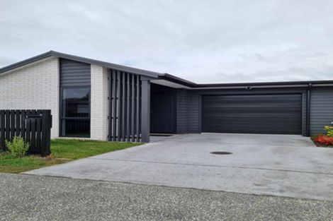 Photo of property in 8 Papaka Lane, Poike, Tauranga, 3112