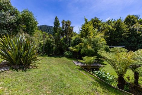 Photo of property in 19 Mccormicks Road, Whatamango Bay, Picton, 7281