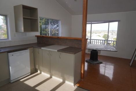 Photo of property in 8 Edgeworth Road, Glenfield, Auckland, 0629