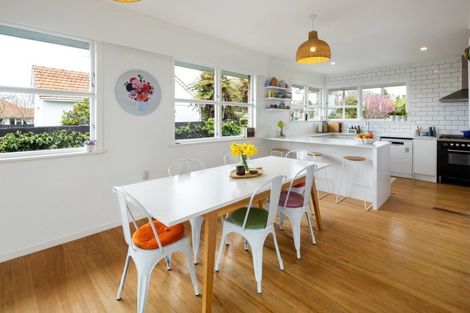 Photo of property in 139 Williams Street, Cambridge, 3434