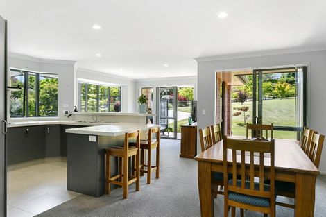 Photo of property in 18 Loch Views Road, Acacia Bay, Taupo, 3385