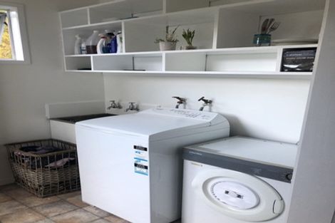 Photo of property in 130 Cliff View Drive, Green Bay, Auckland, 0604