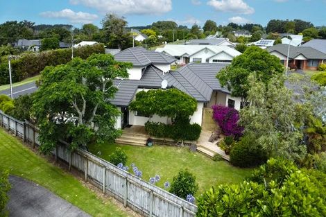 Photo of property in 2 Royal Heights, Glen Avon, New Plymouth, 4312