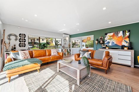 Photo of property in 82 Oaktree Avenue, Browns Bay, Auckland, 0630