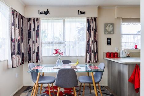 Photo of property in 11 Maire Street, Pahiatua, 4910