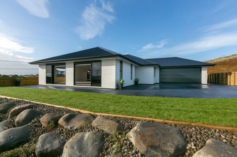 Photo of property in 3f Honeyfield Drive, Whalers Gate, New Plymouth, 4310