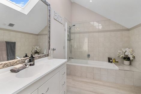 Photo of property in 17 Eaglemont Drive, East Tamaki Heights, Auckland, 2016