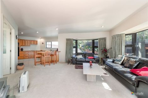 Photo of property in 104 Viewmont Drive, Harbour View, Lower Hutt, 5010
