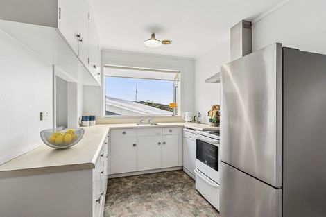 Photo of property in 15 Fyvie Avenue, Tawa, Wellington, 5028