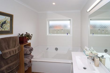 Photo of property in 3 Austin Reid Avenue, Carterton, 5713