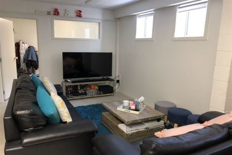 Photo of property in 23 Elsted Place, Goodwood Heights, Auckland, 2105